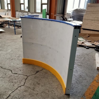 รั้วน้ำแข็งโพลีเอทิลีนความหนาแน่นสูงราวบันได Barrier Dasher Board รั้ว HDPE