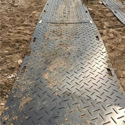 แผ่นถนนโพลีเอทิลีนน้ำหนักเบาป้องกันพื้น HDPE แผ่นกันโคลนถนนชั่วคราว