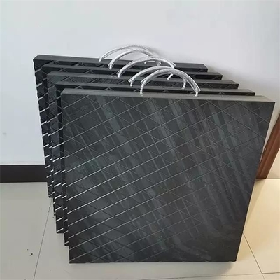 พลาสติกแข็งสีดำป้องกันการกระแทก HDPE Cribbing Blocks Crane Outrigger Pads Stack