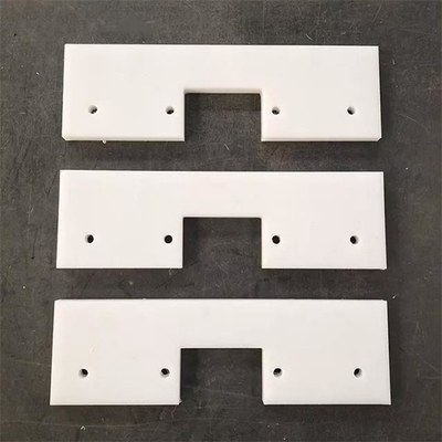 ชิ้นส่วนเครื่องจักรพลาสติก UHMWPE Drag Conveyor เที่ยวบิน Pad Slippery Scraper