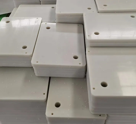 ตัวอย่างฟรี แผ่นป้องกันเรือท่าเรือ UHMWPE Fender Panel PE Marine Pad